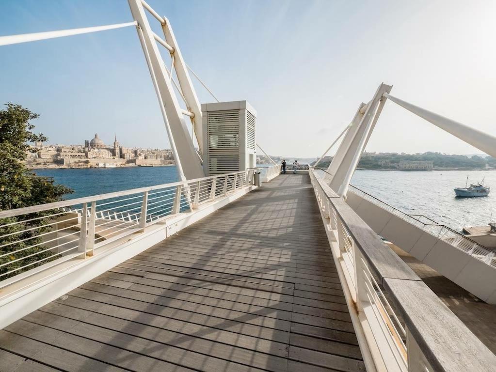 Stunning 2Br Holiday Penthouse In Central Sliema Zewnętrze zdjęcie